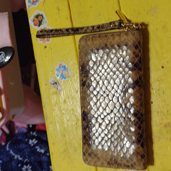 Michael Kors Wallet - Picture 2 of 5